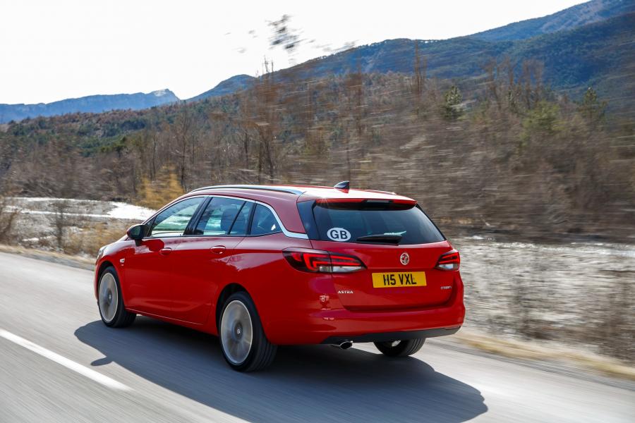  Vauxhall Astra Sports Tourer BiTurbo 2016 года  (фото 10 из 30)
